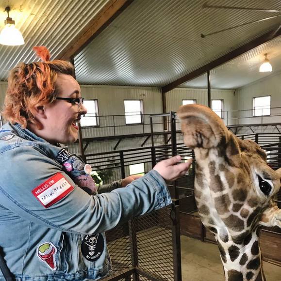 Meet your Posher, Lainey - Picture 1 of 1